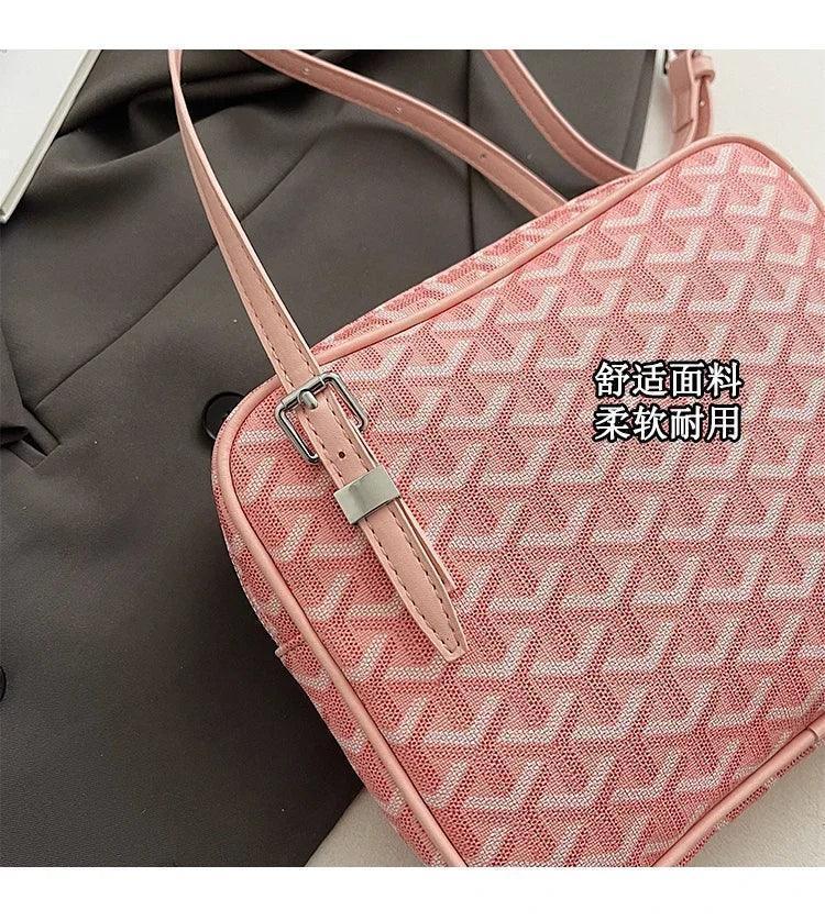 Popular leather handbags for ladies - famous designer shoulder bag with classic messenger features