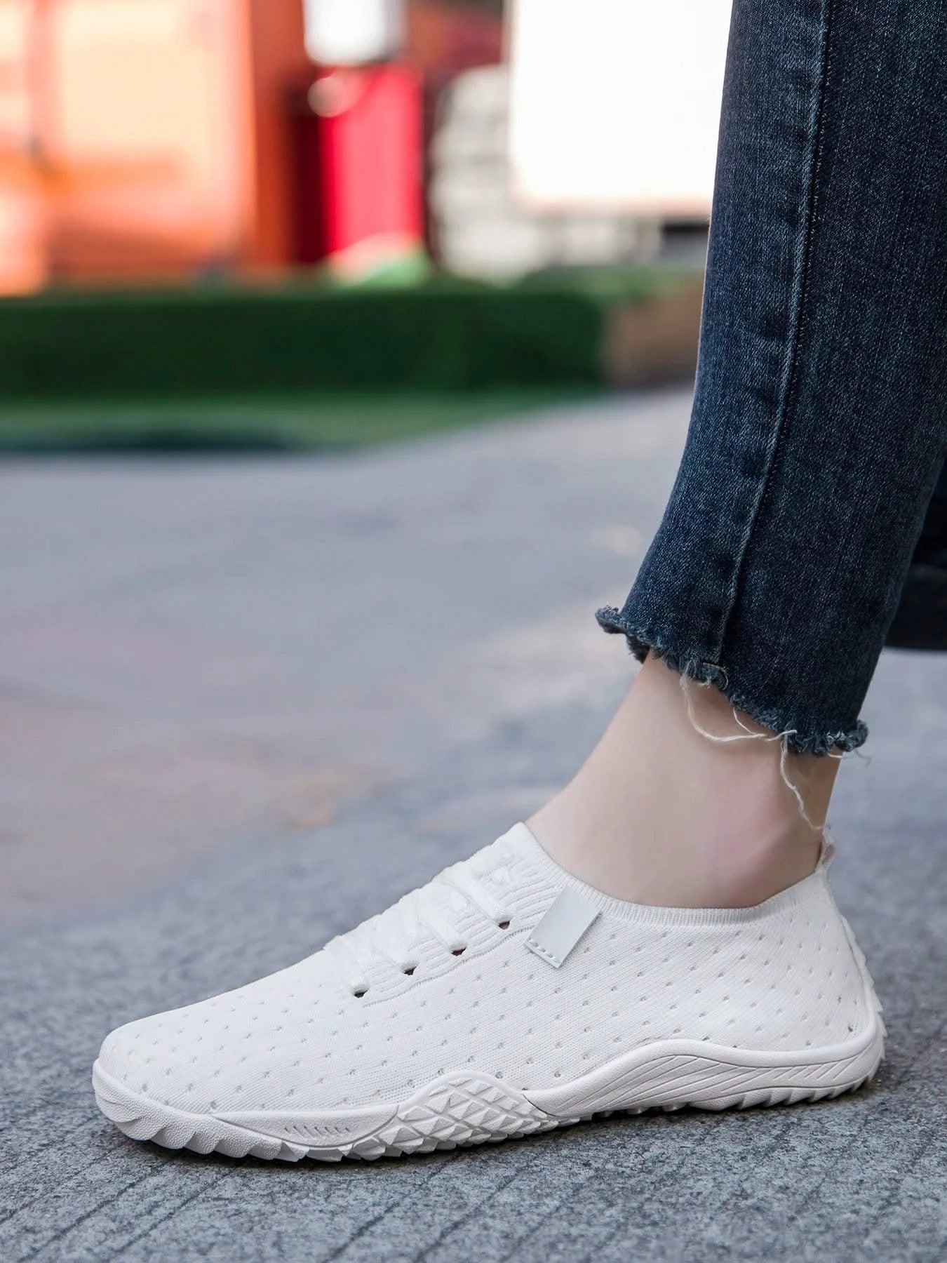 Women's Wide Toe Shoes Barefoot Inspired Sneakers Anti Slip Soft Sole Casual Walking Footwear Lightweight Comfortable Design