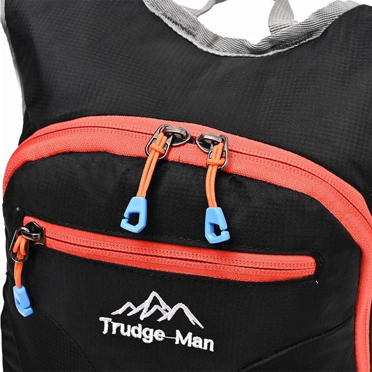 Multifunctional backpack suitable for hiking, mountaineering, and off-road cycling - featuring adjustable shoulder straps and ch