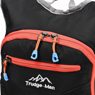 Multifunctional backpack suitable for hiking, mountaineering, and off-road cycling - featuring adjustable shoulder straps and ch