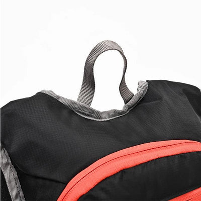 Multifunctional backpack suitable for hiking, mountaineering, and off-road cycling - featuring adjustable shoulder straps and ch