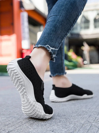 Women's Wide Toe Shoes Barefoot Inspired Sneakers Anti Slip Soft Sole Casual Walking Footwear Lightweight Comfortable Design