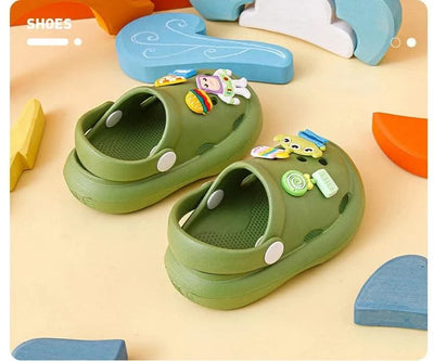 2023 Clogs  Boys Girls Summer Kids Children's Hole Shoes Infant Indoor Slippers Non-Slip Beach Sandals Toddler Home Shoes Baby