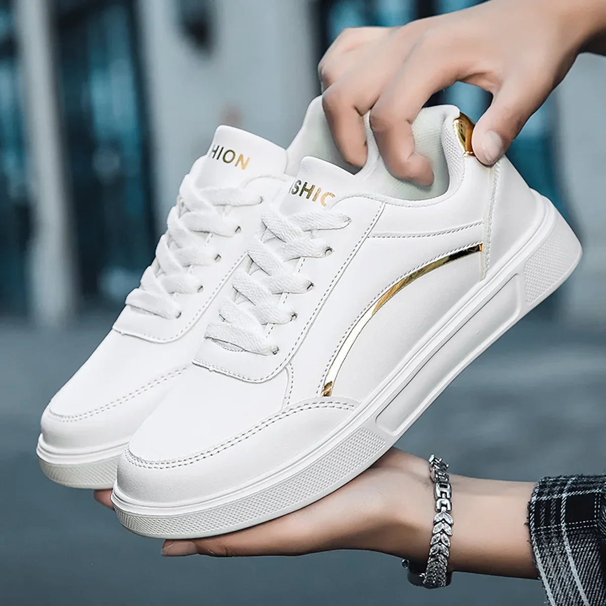 Hot Sell Women Shoes Ladies Casual Shoes Bling Skateboard Sneakers For Women Tennis Walking Shoes