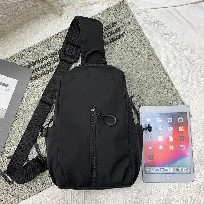 The three types of carrying bags for men are available in both shoulder and single-shoulder designs, suitable for business trips