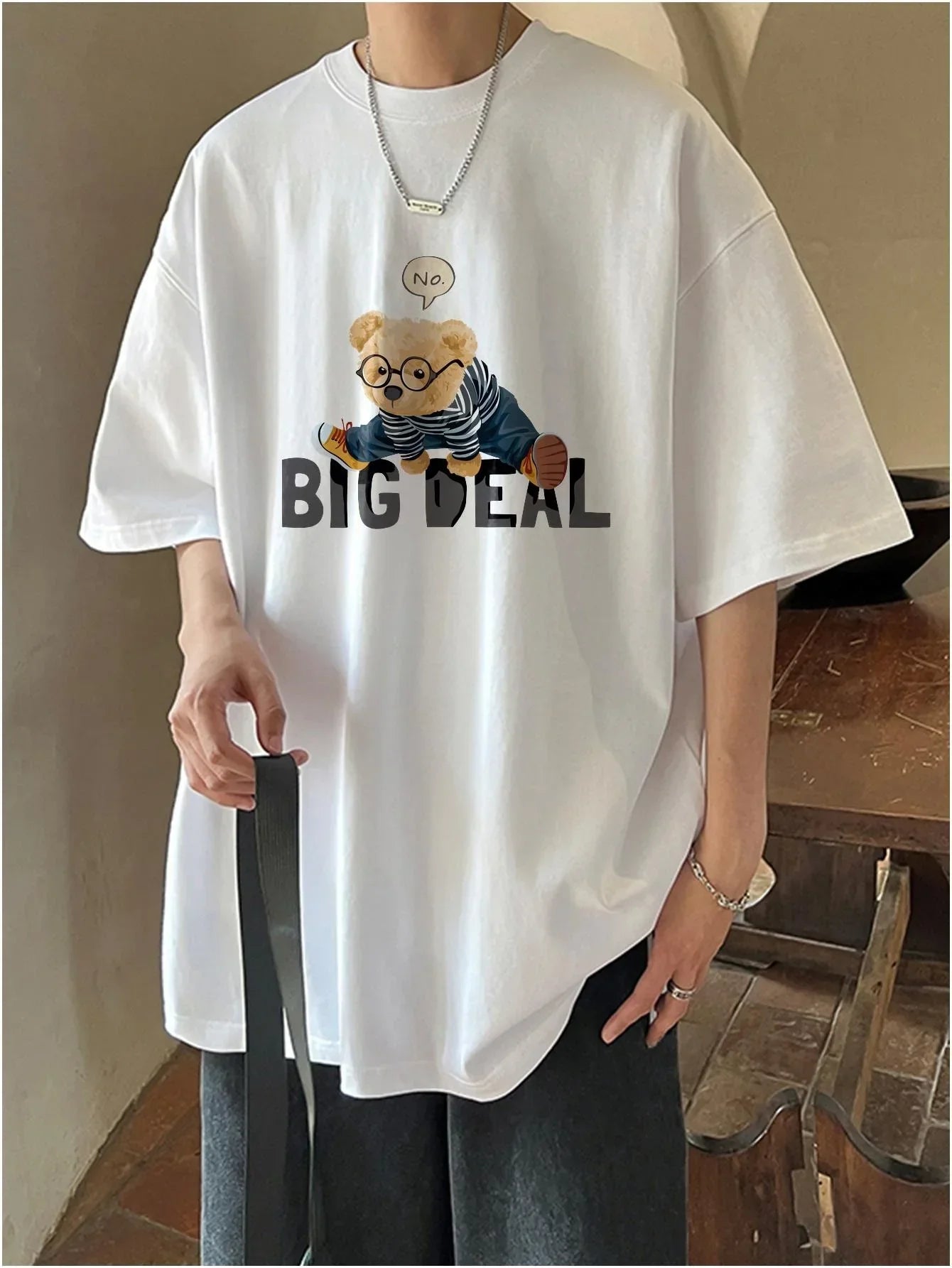 Designer Brand Men T-shirts Loose Summer Unisex Cute Bear Print Tees Fashion Kpop Male Tops High Quality Cotton Male Clothing