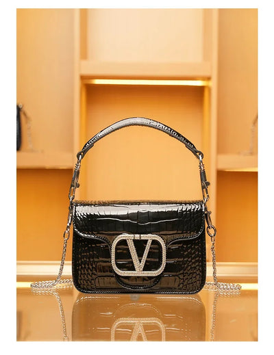 Elegant Tote Handbag for Women, Soft Leather Shoulder Bag, Famous Designer Style Piece