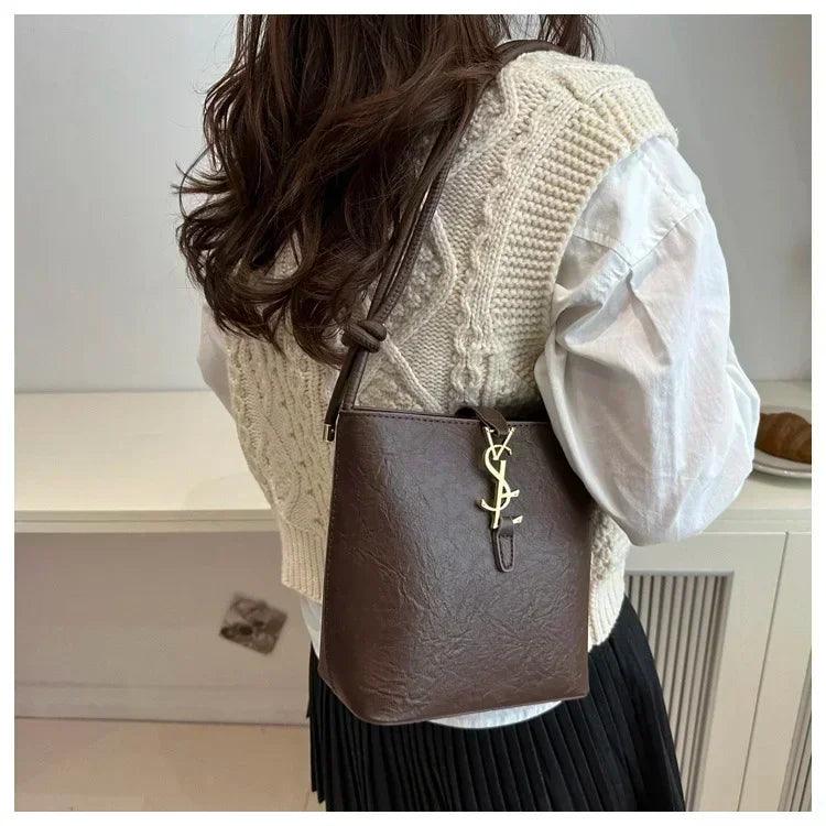 Limited edition designer handbag for ladies 2025 new style tote bag with light luxury and unique high-end crossbody