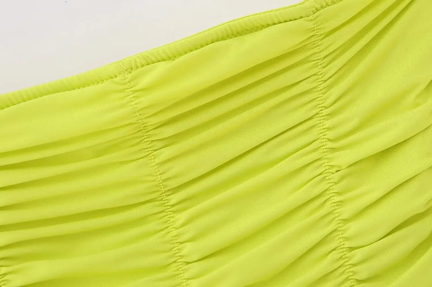 2025 New Women's Swimwear Ruched Design Swimsuit Sexy Beach Style Fashionable and Beautiful