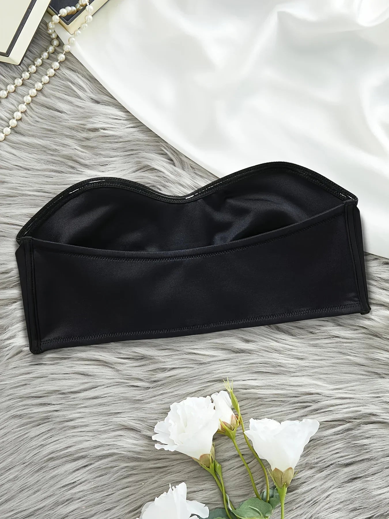 Strapless bras, wire-free and padding-free bras