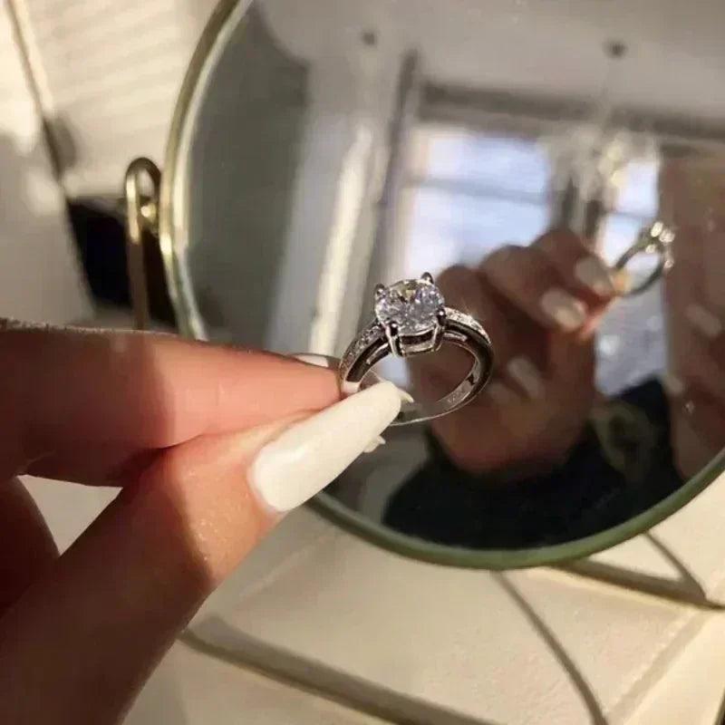 Women’s fashion wedding rings set
