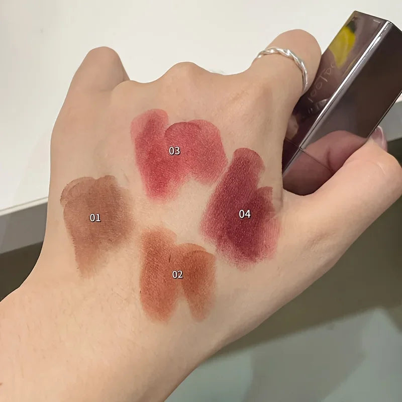 Available in 3 shades Matte Lipstick Matte Velvet Waterproof Non-fading lip gloss that enhances color and brightens lips Suitabl