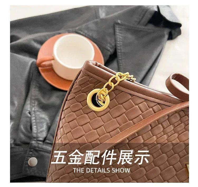 Famous designer women’s handbag in soft leather elegant crossbody-bag with adjustable strap classic luxury style