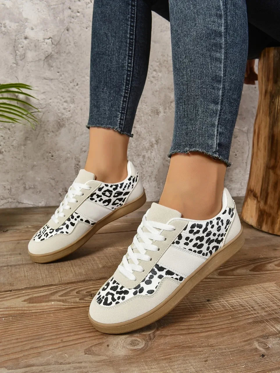 Women Sneakers 2025 New Fashion Luxury Designer Shoes for Women Brand Classical Outdoor Sneakers Casual Women Zapatos De Mujer