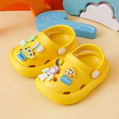 2023 Clogs  Boys Girls Summer Kids Children's Hole Shoes Infant Indoor Slippers Non-Slip Beach Sandals Toddler Home Shoes Baby