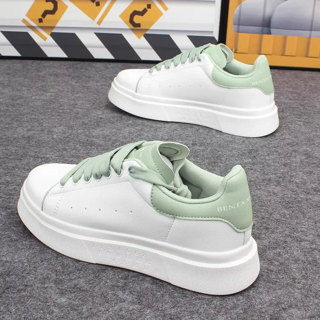 Designer 2025new casual sports shoes for men, black breathable tennis shoes for women, fashionable and versatile white shoes