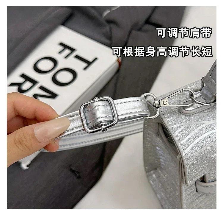 Classic shoulder bag for women