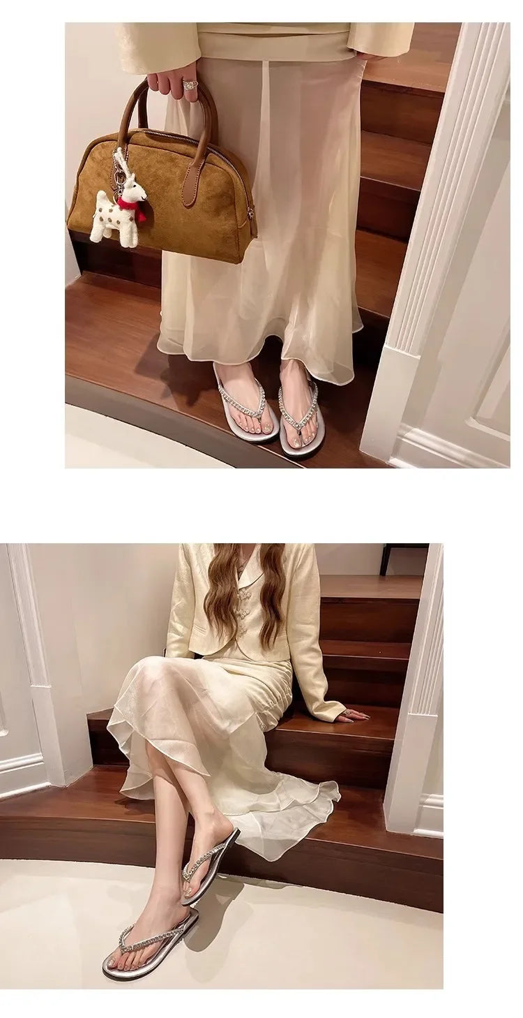 Beach flip-flops women wear high-grade summer new flat-bottomed non-slip holiday online celebrity toe sandals.