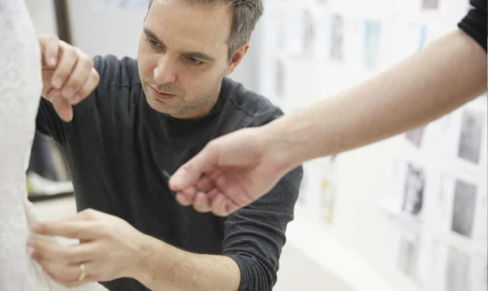 Women Wedding Dresses Without Gloves Satin Surface Bridal Gown