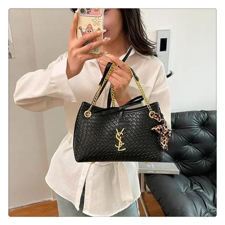 Famous designer women’s handbag in soft leather elegant crossbody-bag with adjustable strap classic luxury style