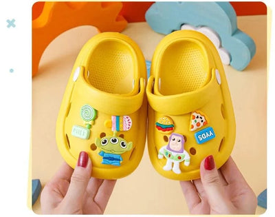 2023 Clogs  Boys Girls Summer Kids Children's Hole Shoes Infant Indoor Slippers Non-Slip Beach Sandals Toddler Home Shoes Baby