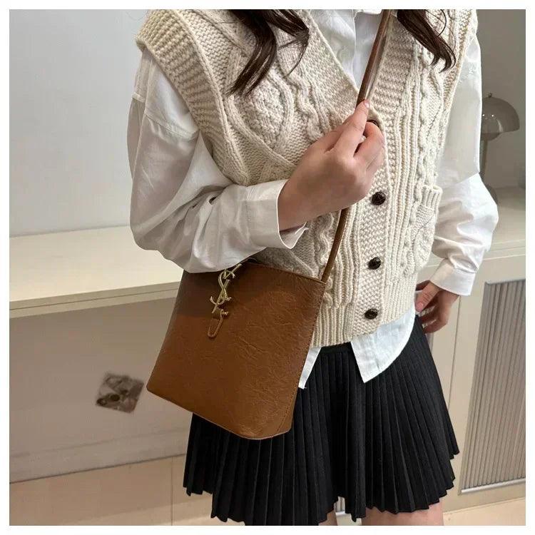 Limited edition designer handbag for ladies 2025 new style tote bag with light luxury and unique high-end crossbody
