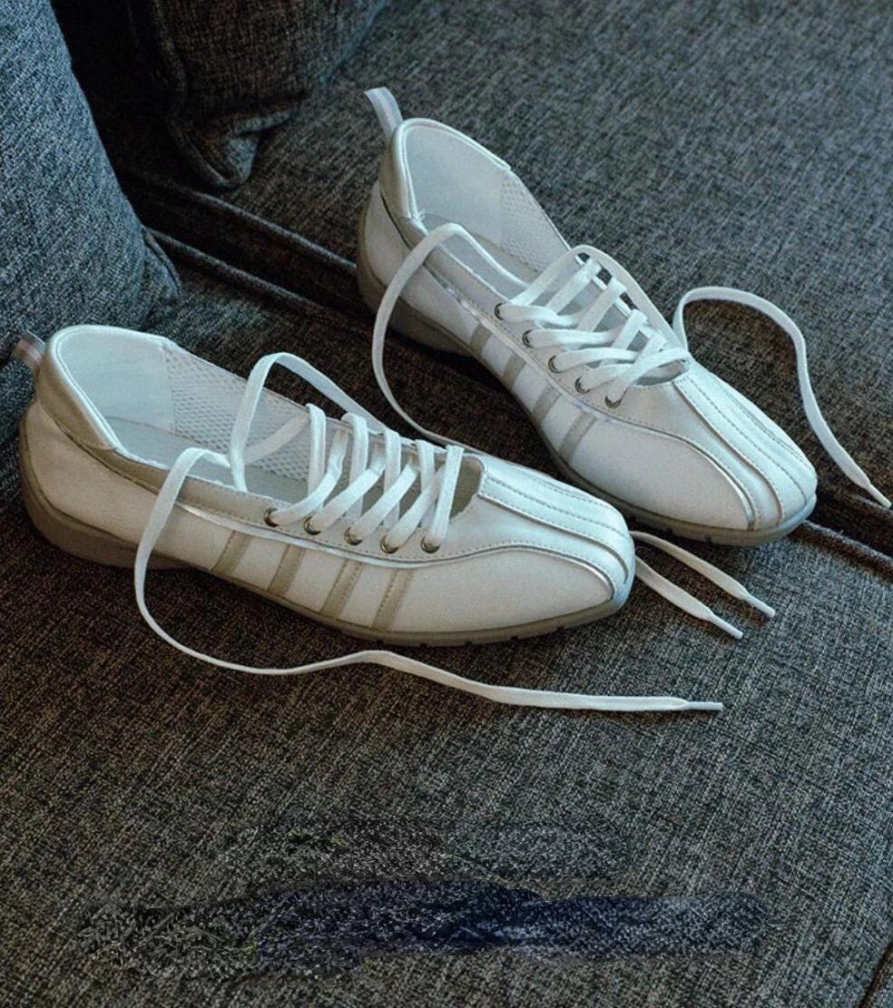 Women’s lace-up retro casual ballet style flats comfortable lightweight sneakers