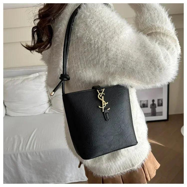 Limited edition designer handbag for ladies 2025 new style tote bag with light luxury and unique high-end crossbody