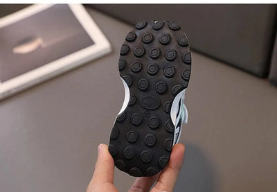 Kid's sports shoes for small and medium-sized children spring and autumn boys' sports shoes girls' mesh breathable running shoes