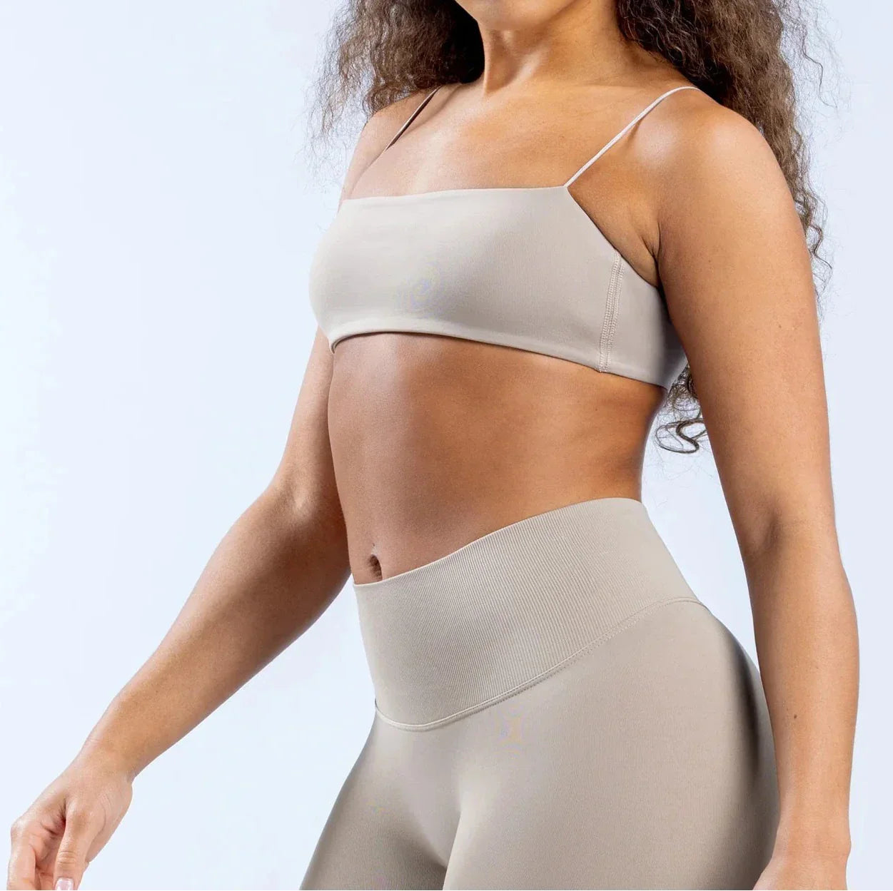 Women's gym sportswear with thin shoulder straps, fully matte back, exposed back, high elasticity sports bra with chest cushion