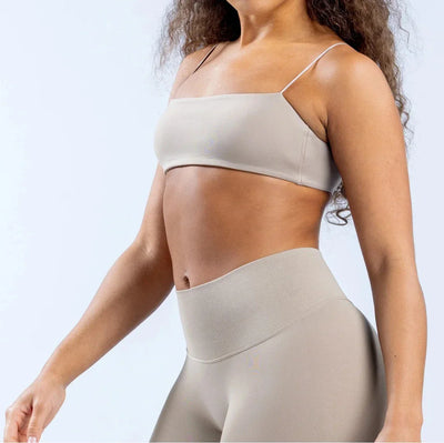 Women's gym sportswear with thin shoulder straps, fully matte back, exposed back, high elasticity sports bra with chest cushion