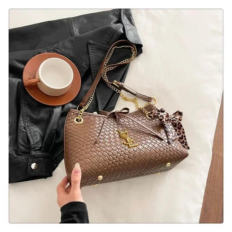Famous designer women’s handbag in soft leather elegant crossbody-bag with adjustable strap classic luxury style