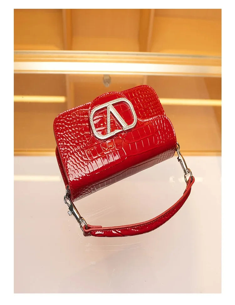 Elegant Tote Handbag for Women, Soft Leather Shoulder Bag, Famous Designer Style Piece