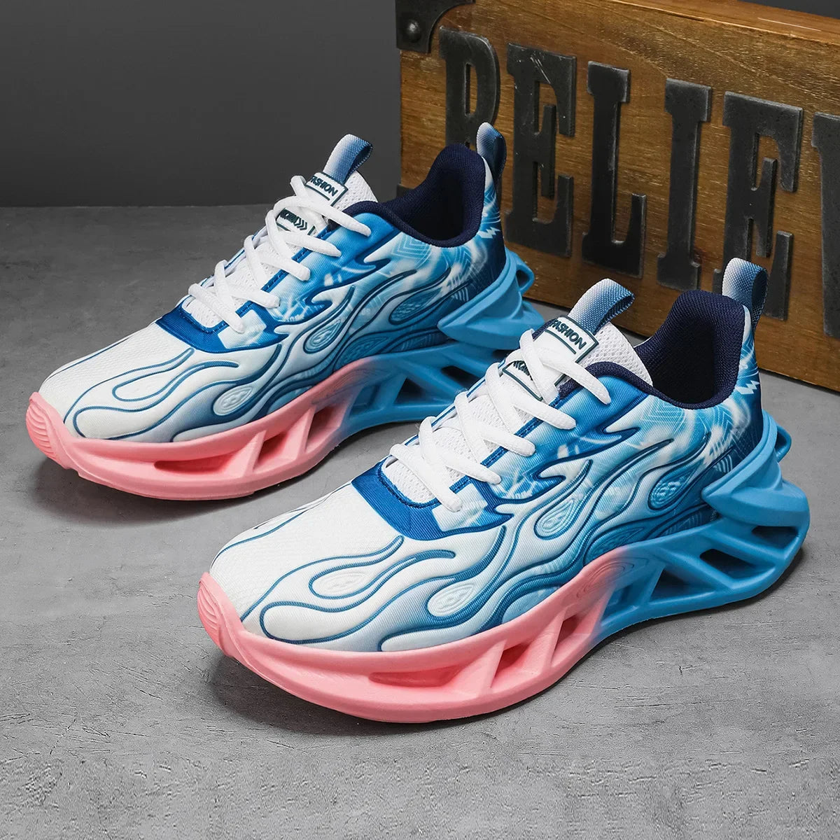 New women's running shoes, mesh breathable running shoes, casual sports shoes, soft soled blade shock-absorbing shoes