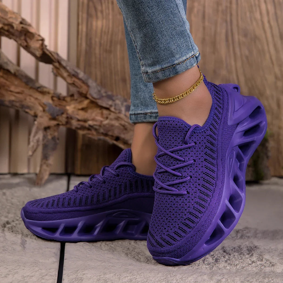 Breathable Women's Running Shoes Fashion Platform Lady Casual Shoes Mesh Lightweight Anti-slip Outdoor Sneakers Work Red Tennis