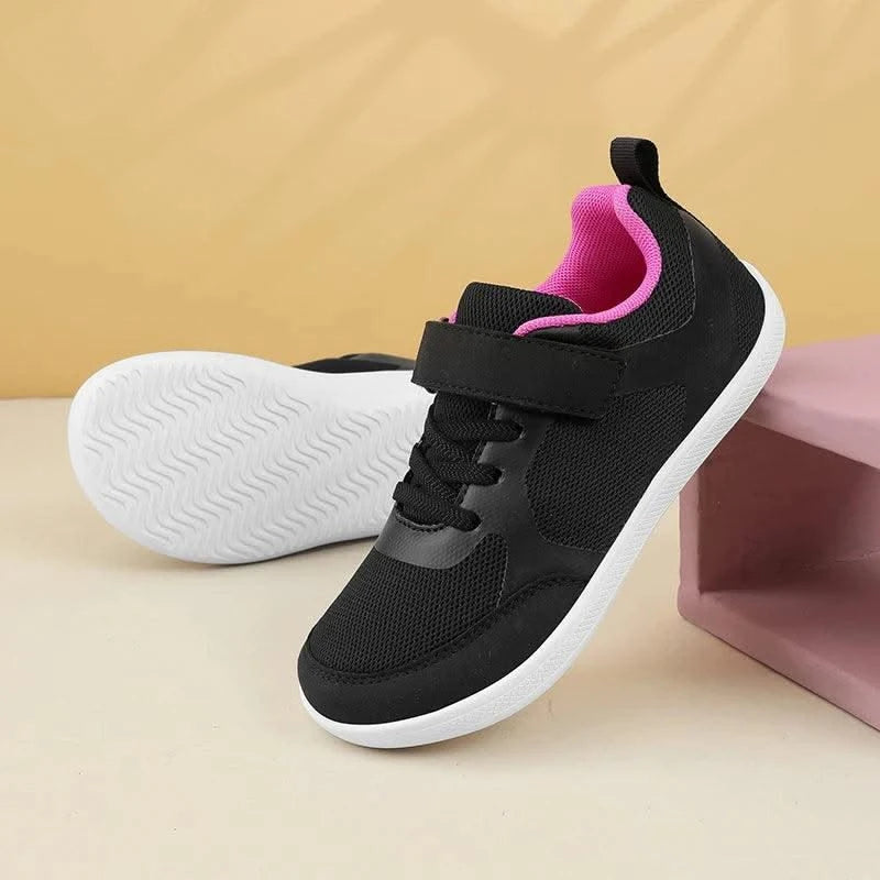 New children's wide version anti slip breathable shoes, minimalist sports shoes for boys and girls, with minimal wear and tear