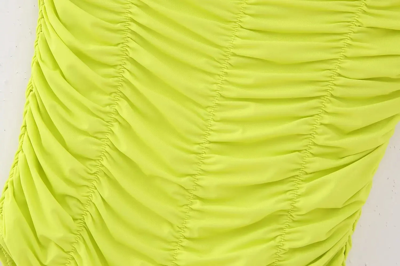 2025 New Women's Swimwear Ruched Design Swimsuit Sexy Beach Style Fashionable and Beautiful