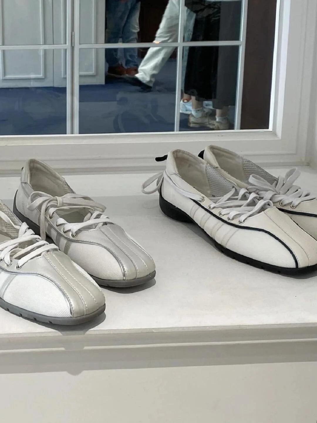 Women’s lace-up retro casual ballet style flats comfortable lightweight sneakers