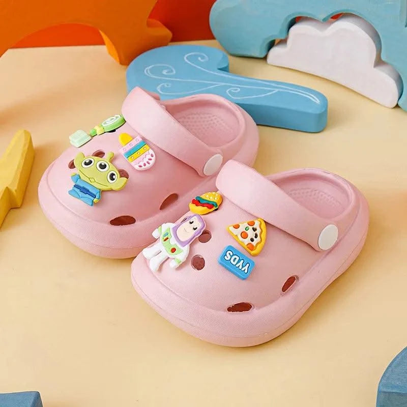 2023 Clogs  Boys Girls Summer Kids Children's Hole Shoes Infant Indoor Slippers Non-Slip Beach Sandals Toddler Home Shoes Baby