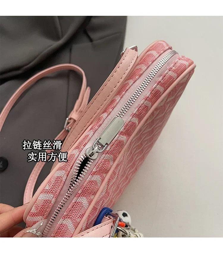 Popular leather handbags for ladies - famous designer shoulder bag with classic messenger features