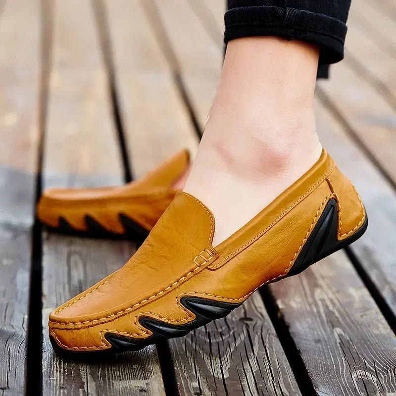 Autumn Shoes for Men Leather Casual Shoes Luxury Italian Men's Loafers Moccasins Breathable Black Versatile Driving Shoes 2024