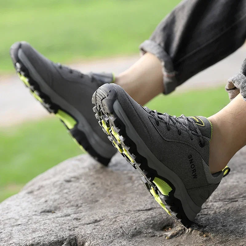 Outdoor Mountain Hiking Boots 2025 Autumn New Men's Non Slip Climbing Trekking Walking Hunting Tactical Rubber Sneakers