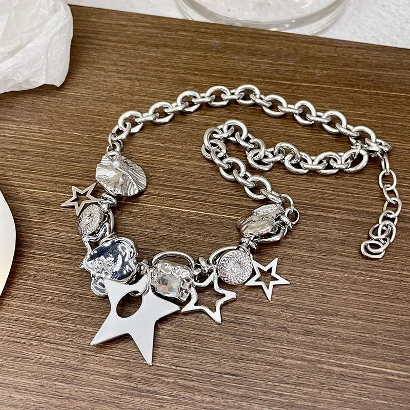 Fashion Jewelry Statement Necklace Ladies Personality Star Necklace Gothic Alloy Pentagram Short Necklace Women Wholesale Bijoux